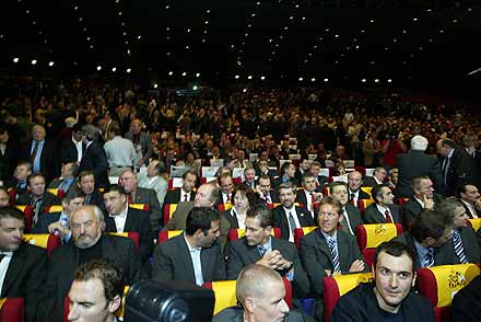 Ils sont presque tous au traditionnel rendez-vous sauf Un ! - 23 ko Ils sont presque tous au traditionnel rendez-vous sauf Un ! - 23 ko